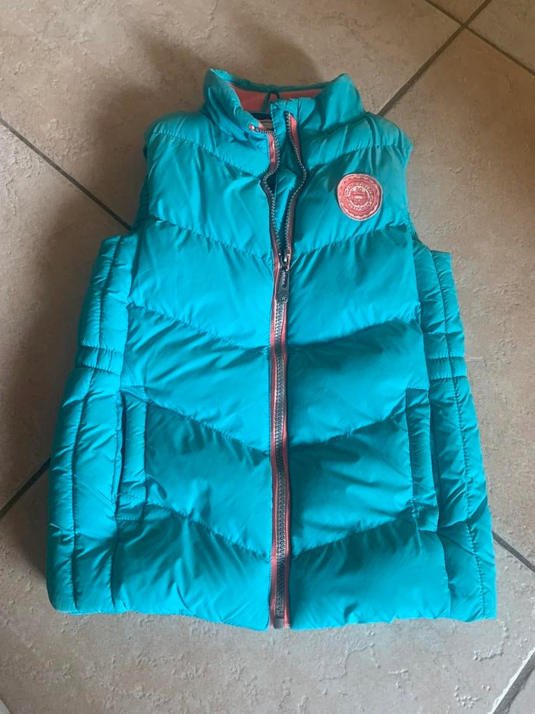 Bodywarmer maat 122, Kinderen en Baby's, Kinderkleding | Maat 122, Ophalen of Verzenden, Zo goed als nieuw, Meisje, Jas