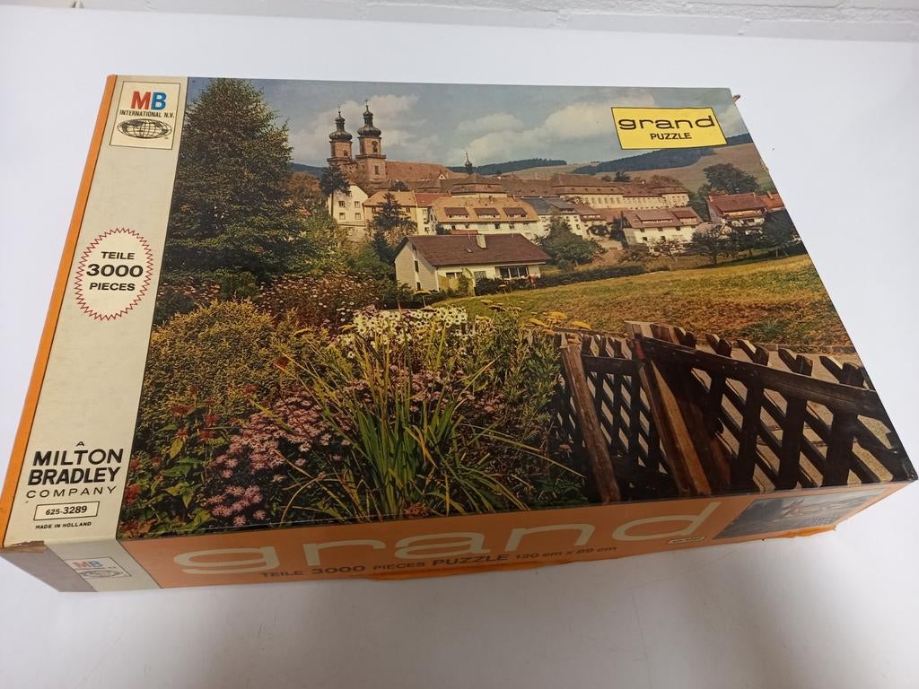 Grand puzzel 3000 stukjes landschap met hek, Ophalen of Verzenden, Meer dan 1500 stukjes, Zo goed als nieuw, Legpuzzel