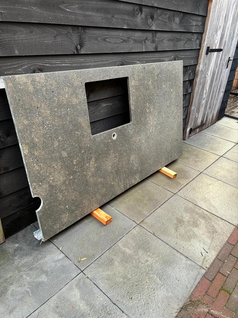 Natuurstenen aanrechtbladen met wasbak en kraan, Huis en Inrichting, Keuken | Keukenelementen, Ophalen, Gebruikt, 75 cm of meer