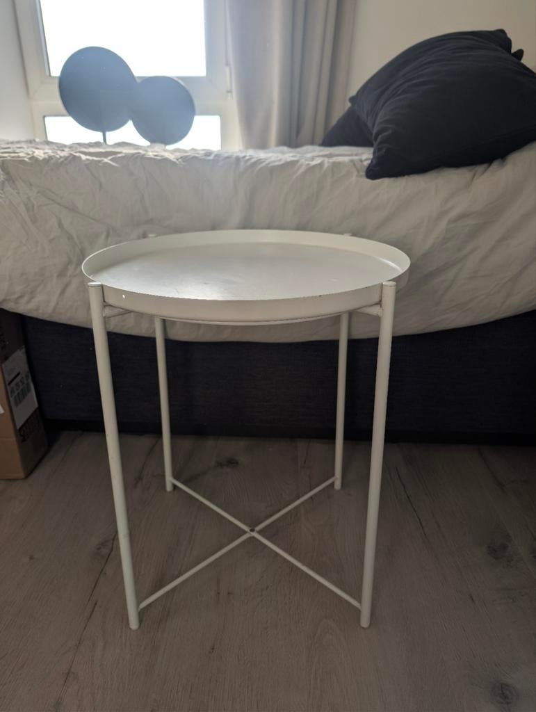 Ikea wit bijzettafeltje, Huis en Inrichting, Ophalen, Gebruikt