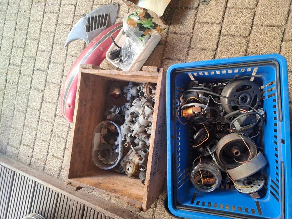 Allerlei bromfiets onderdelen bv zundapp en puch, Ophalen