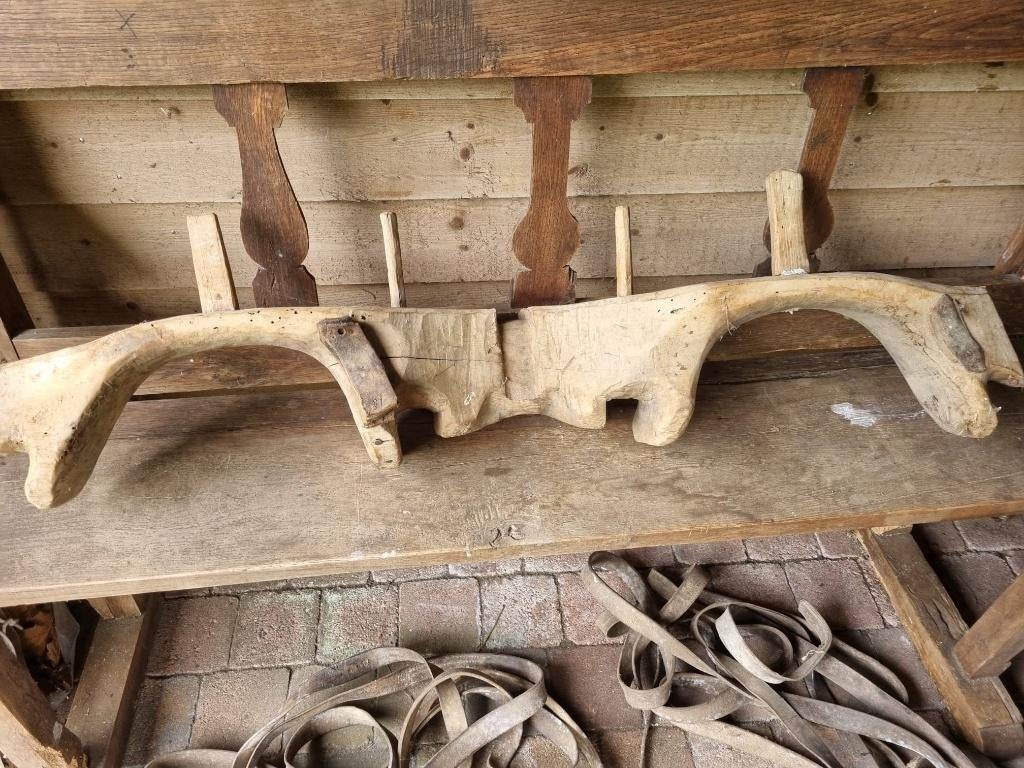 Antiek Frans juk, Ophalen