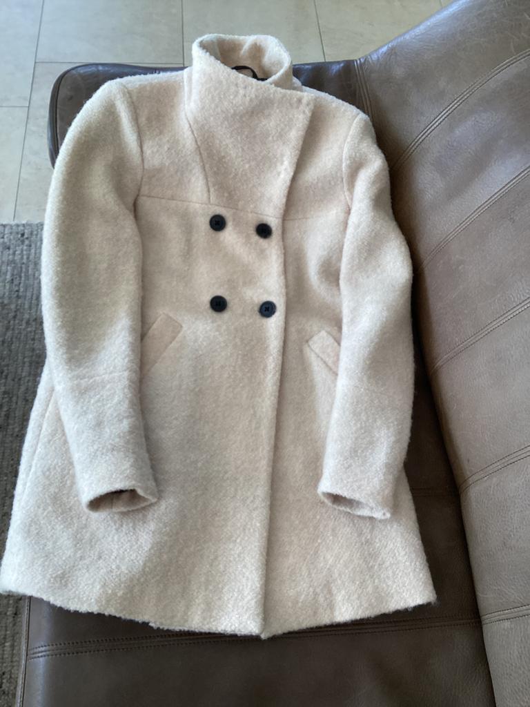 Zachtroze wollige jas van ONLY, Kleding | Dames, Jassen | Winter, Ophalen of Verzenden, Zo goed als nieuw, Maat 34 (XS) of kleiner