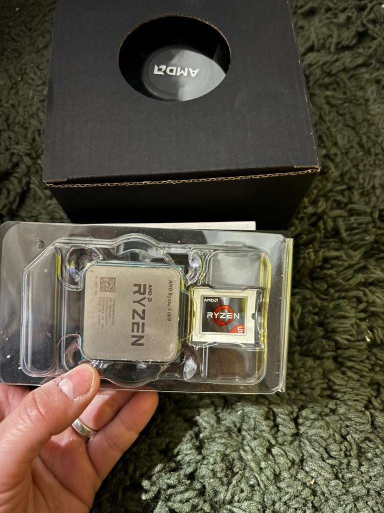 Amd ryzen5 1600 AF, Computers en Software, Processors, Ophalen of Verzenden, Zo goed als nieuw, 6-core, 3 tot 4 Ghz