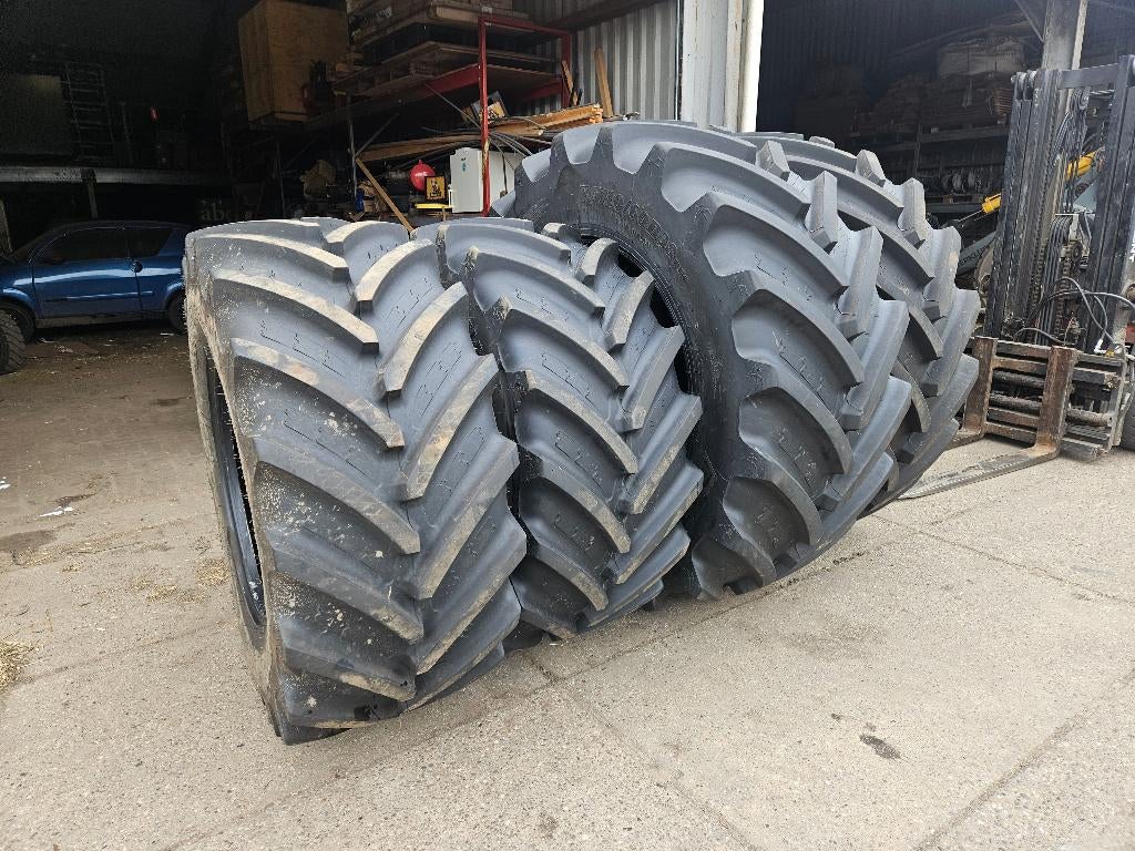BKT 710/60R38 en 600/60R28. Demoset!, Ophalen