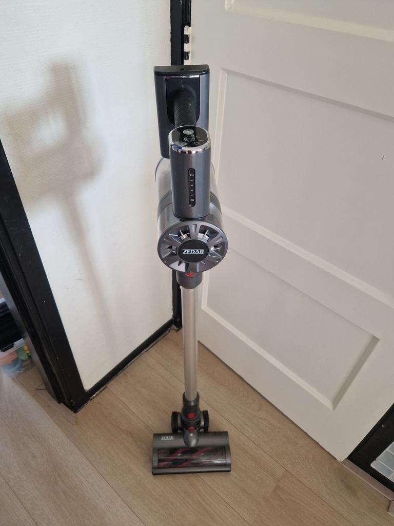 Zadar steelstofzuiger met toebehoren, Stofzuiger, Ophalen of Verzenden, Zo goed als nieuw, 2000 watt of meer