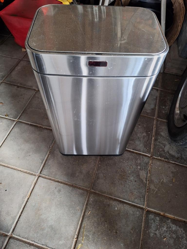 Mooie prullenbak met sensor, Ophalen, 40 liter of meer, Zo goed als nieuw, Rvs