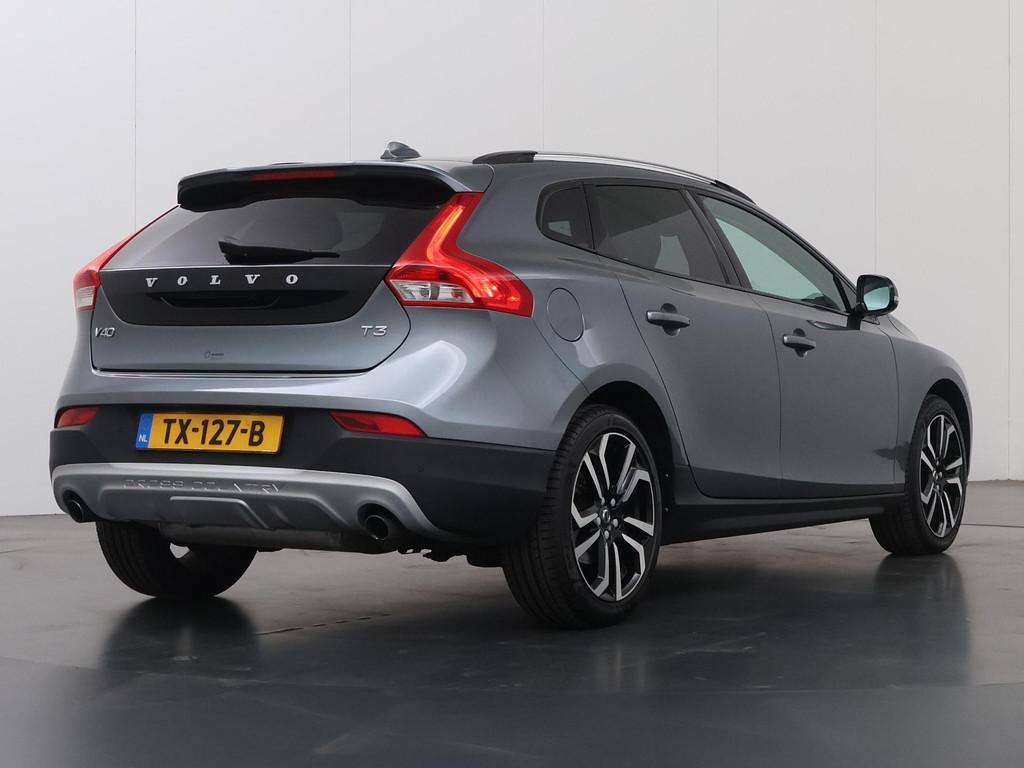 Volvo V40 Cross Country 2.0 T3 Summum | Trekhaak | Panoramad, Auto's, Volvo, Voorwielaandrijving, Gebruikt, 4 cilinders, Leder