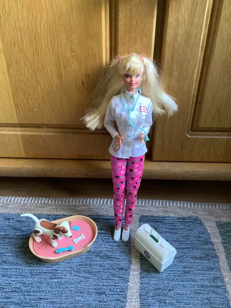 Barbie dierenarts vintage, Ophalen of Verzenden, Gebruikt, Barbie