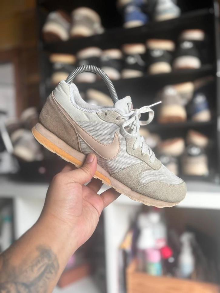 Nike MD Runner 2 Sail Peany 37.5, Kleding | Dames, Schoenen, Ophalen of Verzenden