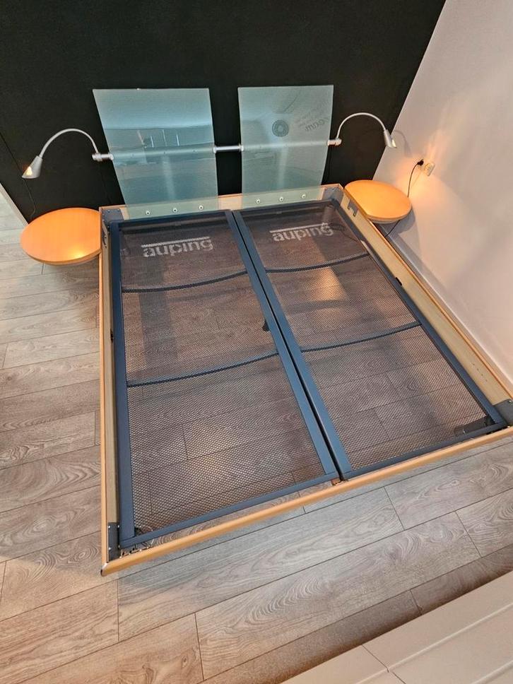 Bed 180x200cm zonder matras en lattenbodem, Huis en Inrichting, Slaapkamer | Bedden, Zo goed als nieuw, Tweepersoons, 140 cm, Hout