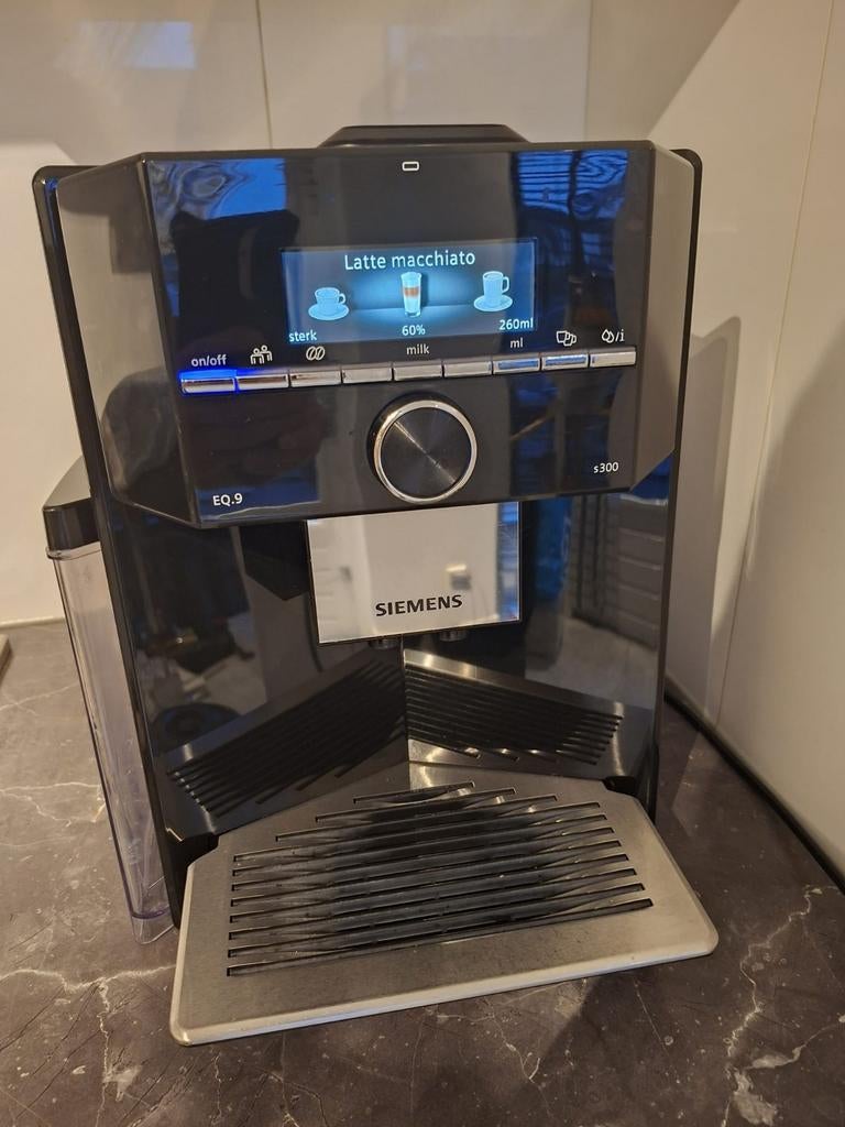 SIEMENS EQ.9 Plus s300 Volautomatische espressomachine, Witgoed en Apparatuur, Koffiezetapparaten, Zo goed als nieuw, Gemalen koffie