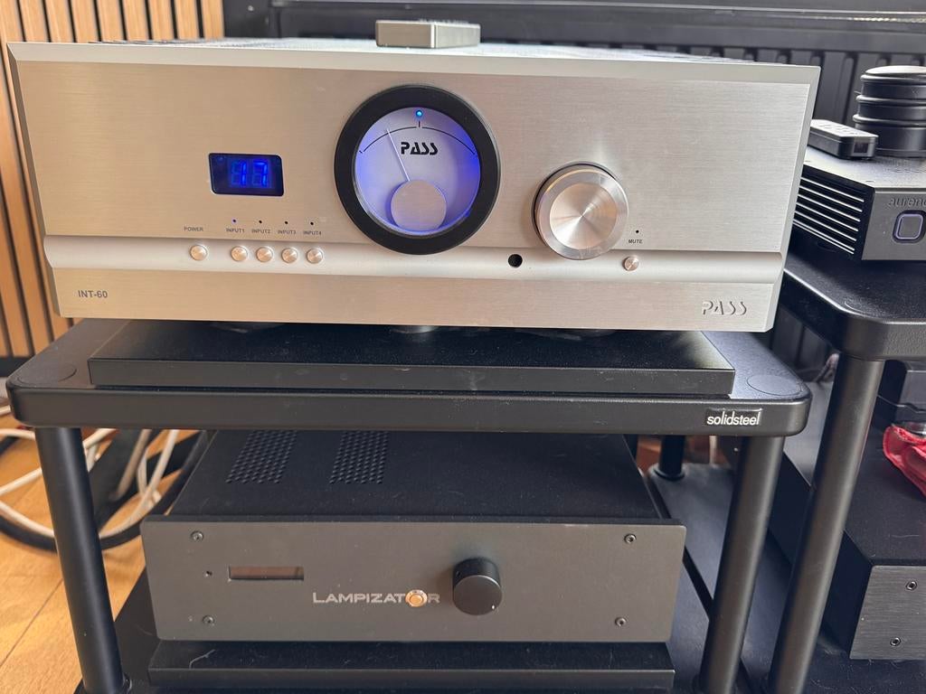 Pass lab Int 60 integrated amplifier, Audio, Tv en Foto, Ophalen, Zo goed als nieuw, 120 watt of meer, Overige merken