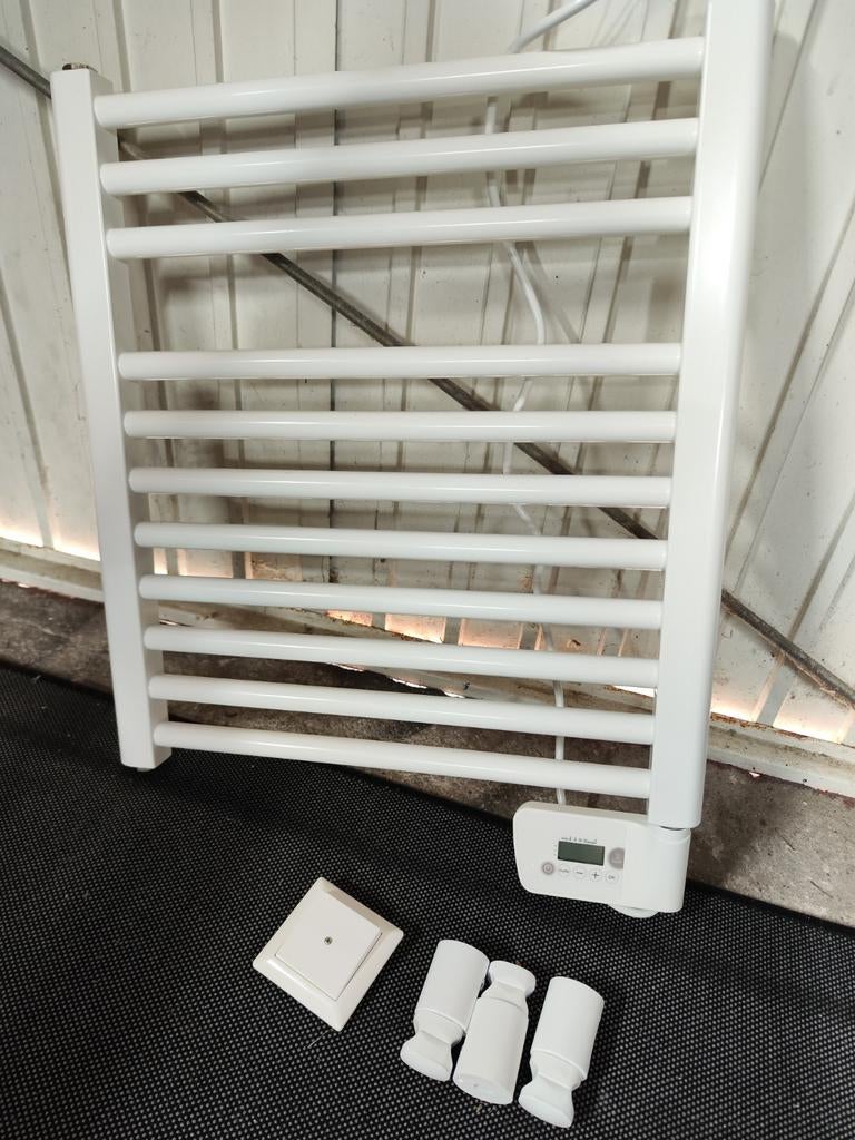 Radson Bagana 300  watt design radiator., Ophalen, Radiator, Minder dan 60 cm, Zo goed als nieuw