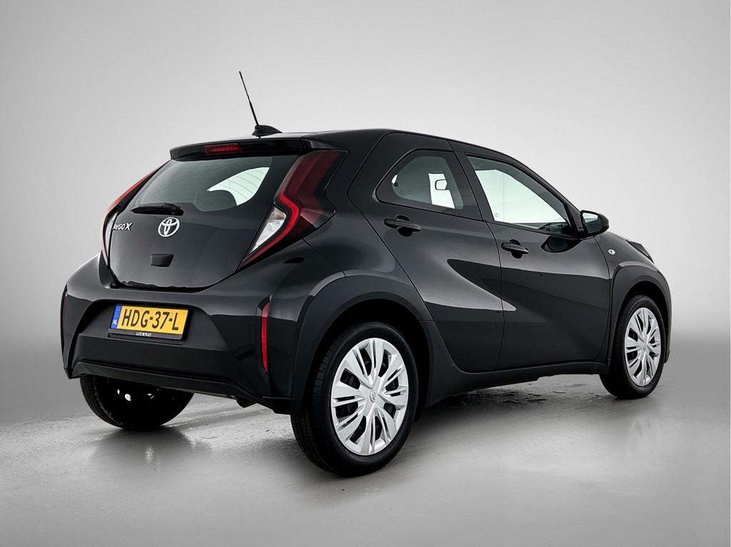 Toyota Aygo X 1.0 VVT-i MT Play | BTW Voertuig | Achteruitri, Auto's, Toyota, 12 maanden, Stof, Gebruikt, 920 kg