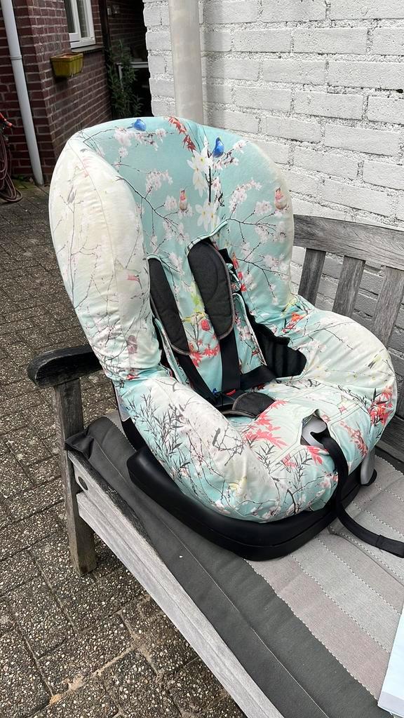 Maxi-Cosi Priori XP autostoel 9-18 kg met bloemenprint, Kinderen en Baby's, Autostoeltjes, Gebruikt, Maxi-Cosi, 9 t/m 18 kg, Autogordel