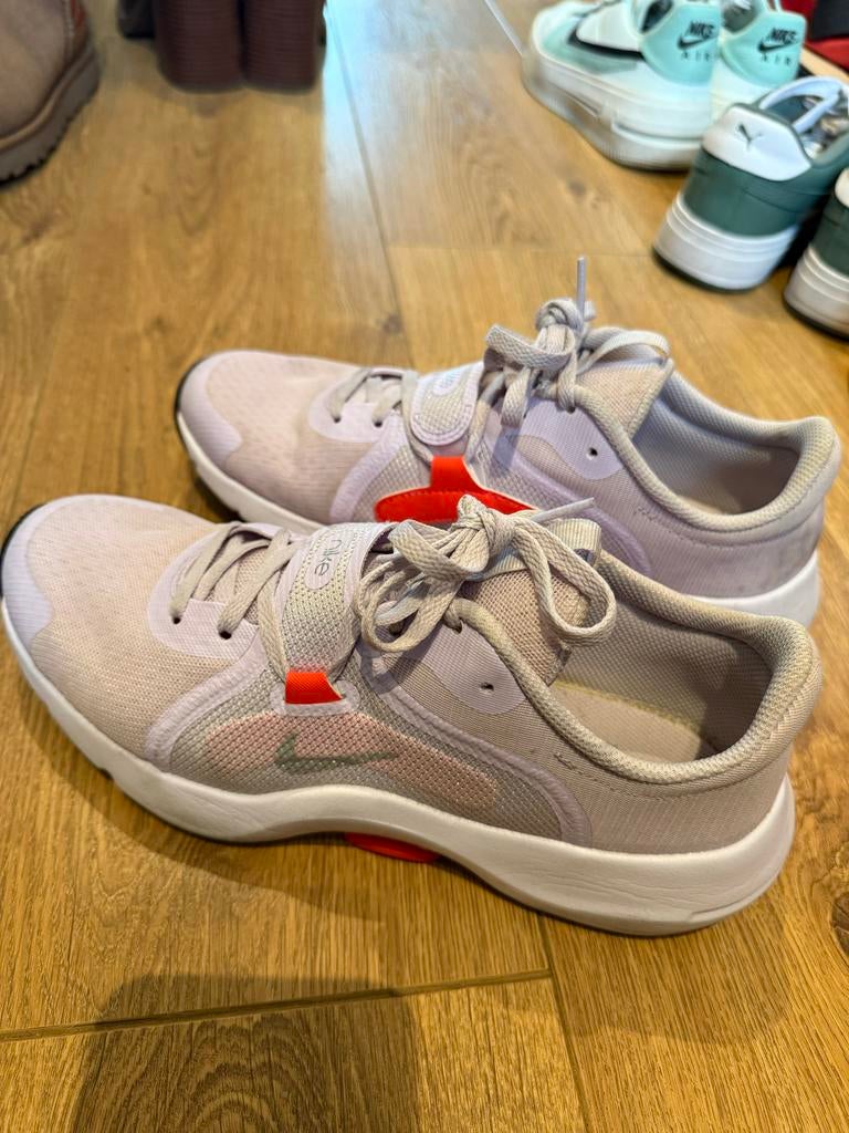 Nike sportschoenen maat 39, Ophalen of Verzenden, Zo goed als nieuw, Hardloopschoenen, Nike