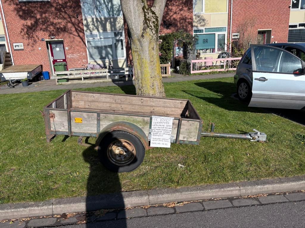 Aanhanger opknapper, Ophalen