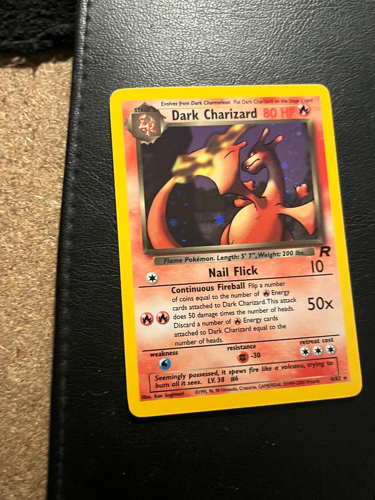 Pokemonkaart Charizard base set holo first edition, Hobby en Vrije tijd, Verzamelkaartspellen | Pokémon, Zo goed als nieuw, Losse kaart