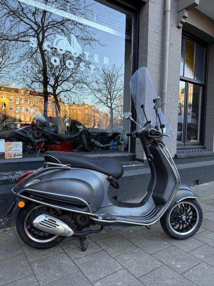Vespa Sprint 25 km Matt grey Grigio titanio, Fietsen en Brommers, Brommers | Vespa, Ophalen of Verzenden