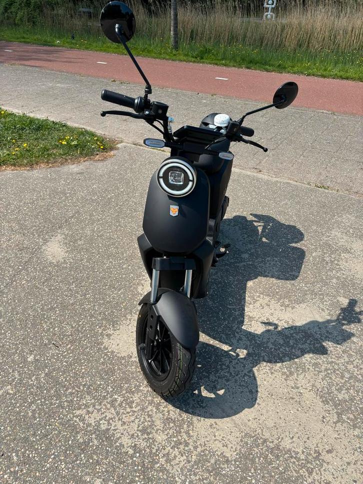 La Souris elektrische scooter 204km 35 km/u, Fietsen en Brommers, Snorfietsen en Snorscooters, Zo goed als nieuw, Overige merken
