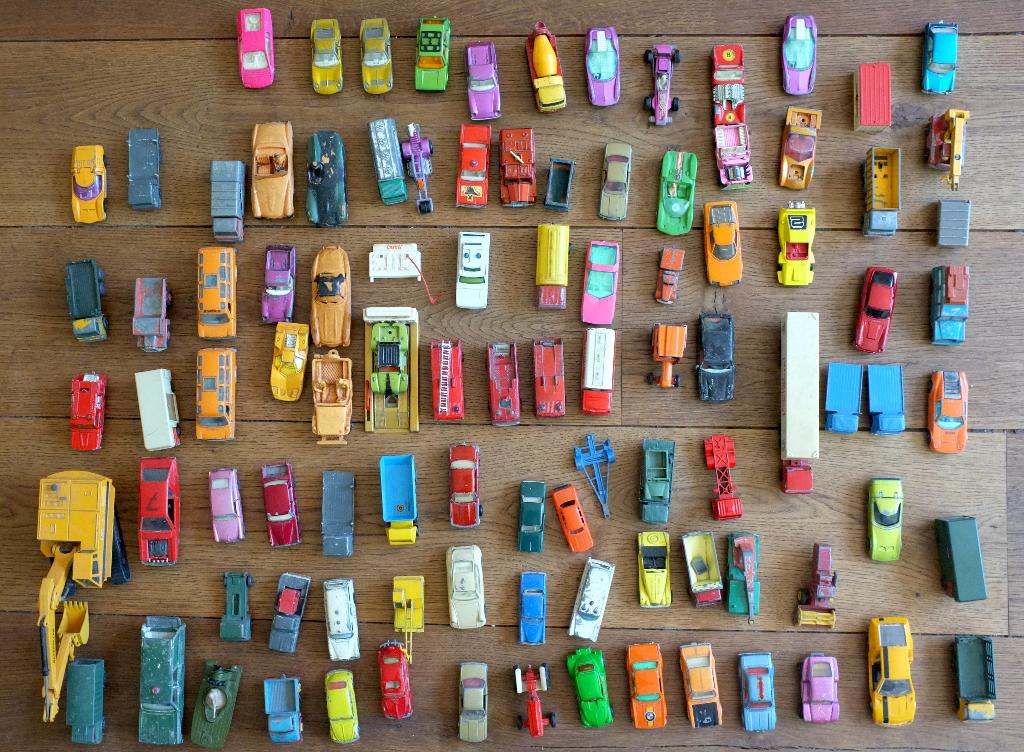 Grote verzameling speelgoed auto's uit jaren '60, '70 en '80, Antiek en Kunst, Antiek | Speelgoed, Ophalen of Verzenden