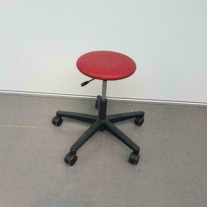 Krukje in hoogte verstelbaar - rode skai - verrijdbaar, 5 krukken of meer, In hoogte verstelbaar, 60 tot 90 cm, Nieuw