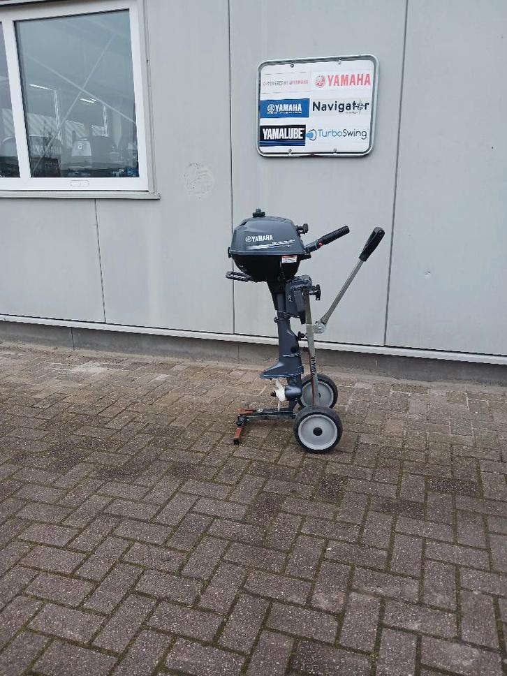 inruiler 2,5 pk viertakt bijna in nieuwstaat 1jaar garantie, Watersport en Boten, Buiten- en Binnenboordmotoren, Gebruikt, Benzine