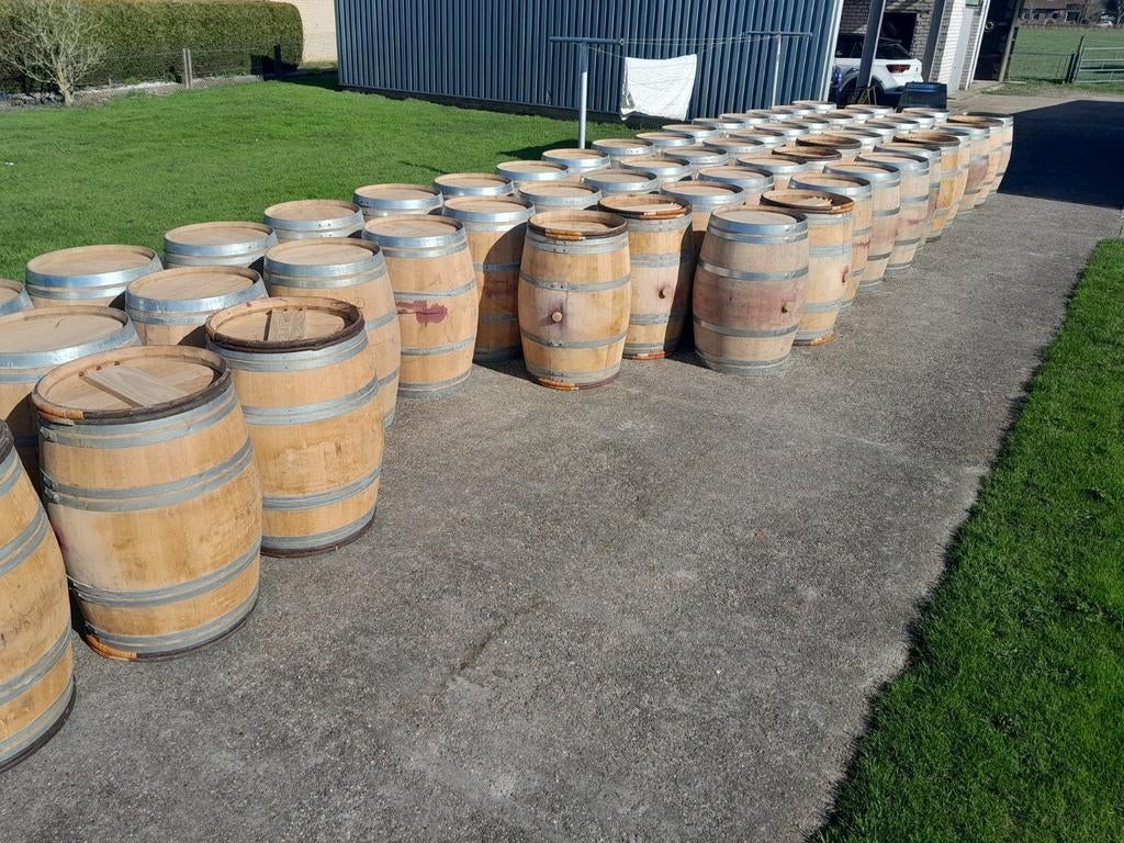 Zondag ook open.Eiken regentonnen en plantenbakken wijnvaten, Tuin en Terras, Regentonnen, 150 liter of meer, Ophalen, Zo goed als nieuw