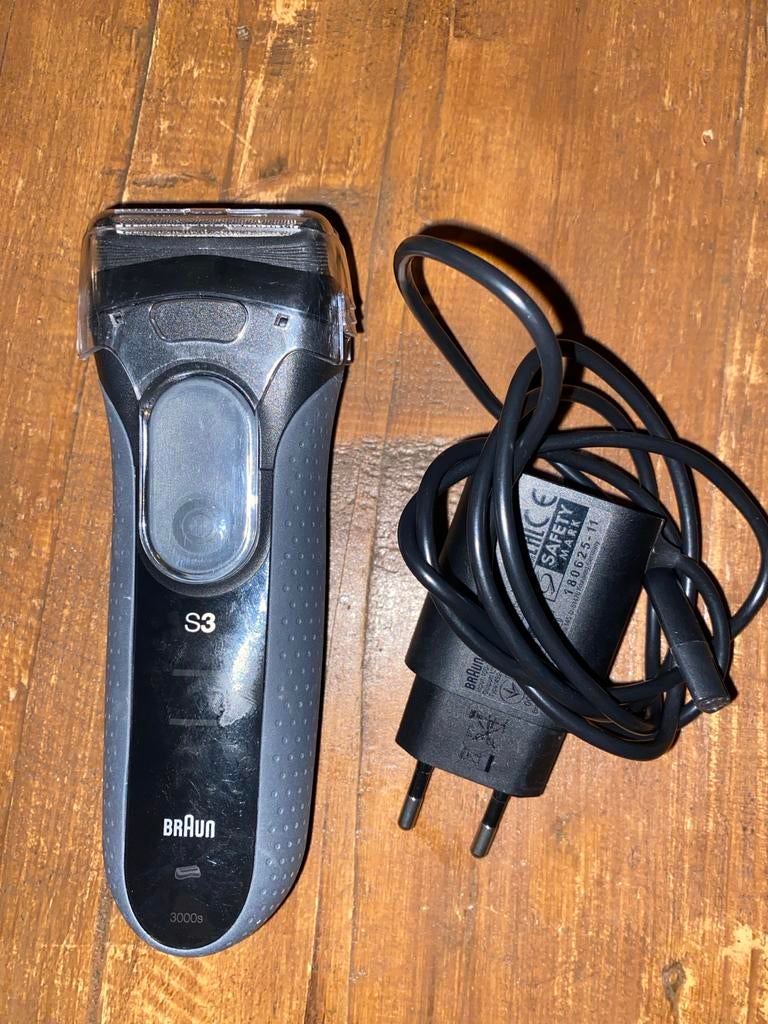 Braun Series 3 3000s Elektrisch Scheerapparaat, Ophalen of Verzenden, Zo goed als nieuw