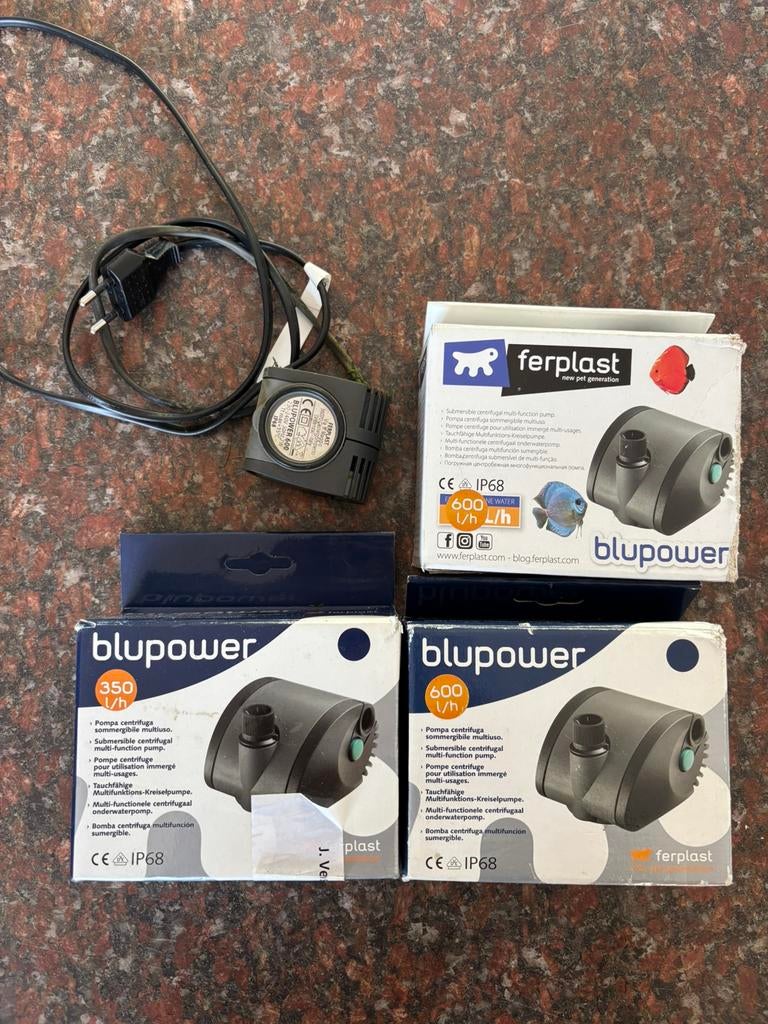 4x opvoer pomp van ferplast, Dieren en Toebehoren, Ophalen of Verzenden, Zo goed als nieuw