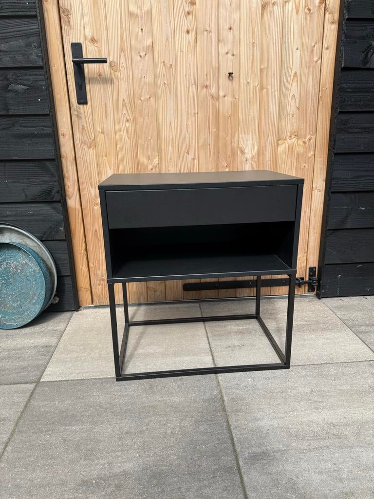 Ikea Vikhammer nachtkastje - 60 cm breed, Ophalen, Gebruikt, Metaal of Aluminium, 55 tot 70 cm