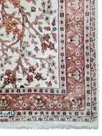 Handmade Kashmir wool carpet Tree of life floral 122x190cm, Gebruikt, 100 tot 150 cm, Crème, Perzisch, Klassiek, Oosters