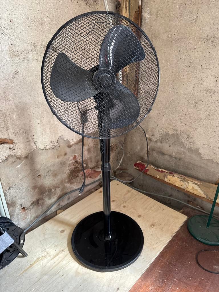 Daewoo Statiefventilator - Krachtige Koeling voor Thuis, Witgoed en Apparatuur, Ophalen, Zo goed als nieuw, Statiefventilator