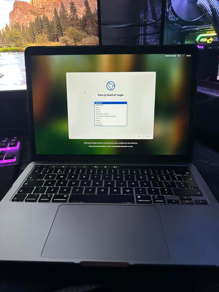 Macbook pro 2020, Computers en Software, Apple Macbooks, 2 tot 3 Ghz, 13 inch, Zo goed als nieuw, Ophalen