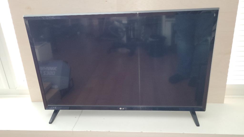 LG 32LJ510B-ZA 2017 (23 inch, LED, Smart TV), Ophalen, 50 Hz, 80 tot 100 cm, Full HD (1080p)