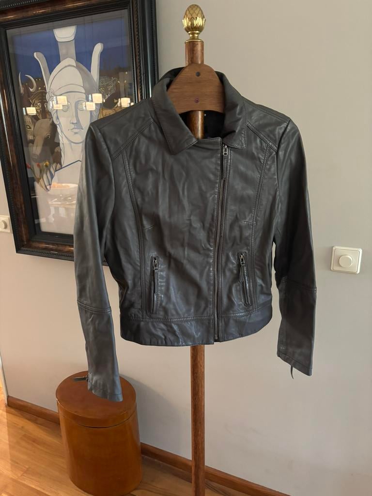 ARMA leren kort jas.  Mooie kleur, Ophalen of Verzenden, Zo goed als nieuw, Maat 42/44 (L), Grijs