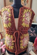 Uniek handgemaakt gehaakt vestje maat S - wol/acryl, Kleding | Dames, Truien en Vesten, Ophalen of Verzenden