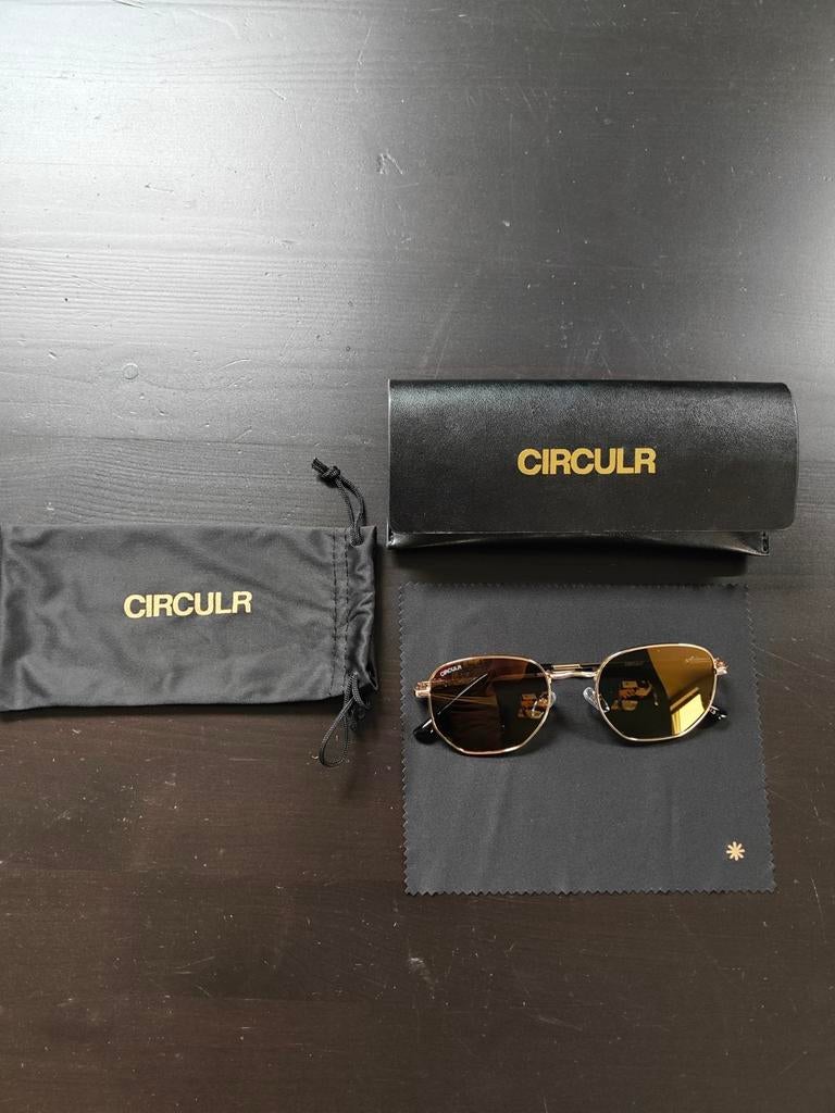 Circulr zonnebril met etui en doekje, Overige merken, Zonnebril, Zwart, Nieuw