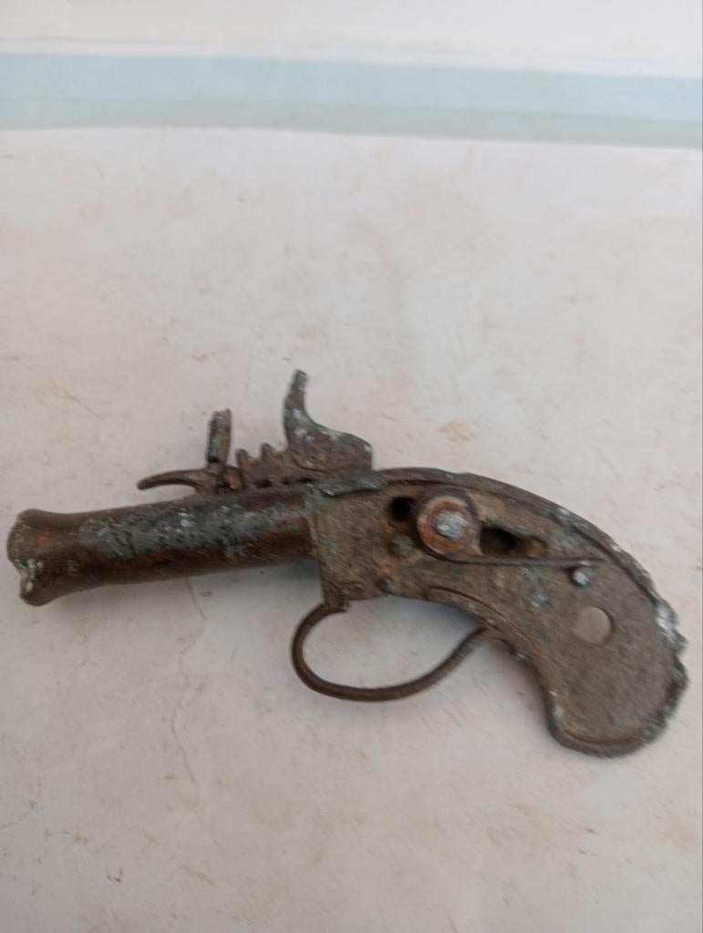 Zeldzaam 19e-eeuws bodemvondst pistool uit Neerijnen, Ophalen of Verzenden