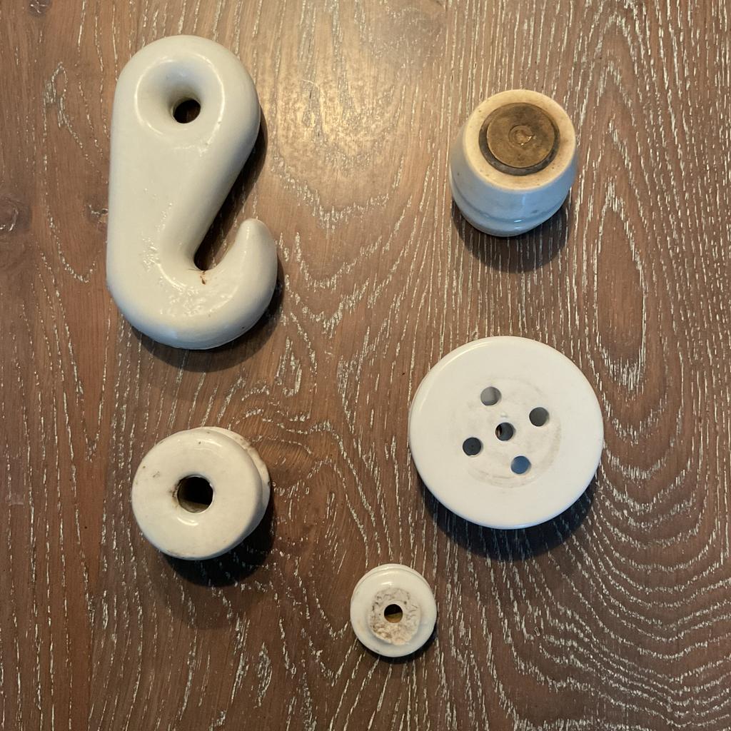 Antiek porseleinen catguthouder en andere medische dingen, Ophalen