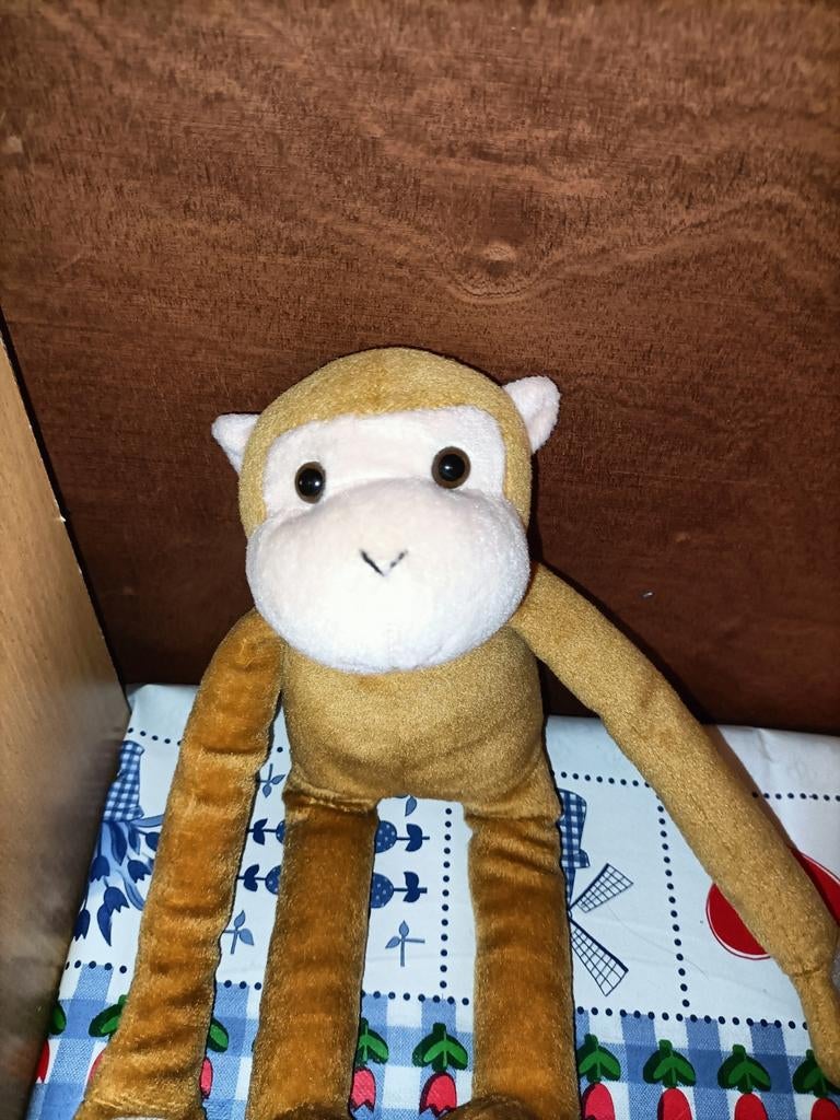 Zeeman aap knuffel met klittenband in handen 31 cm groot, Ophalen of Verzenden, Zo goed als nieuw, Overige typen