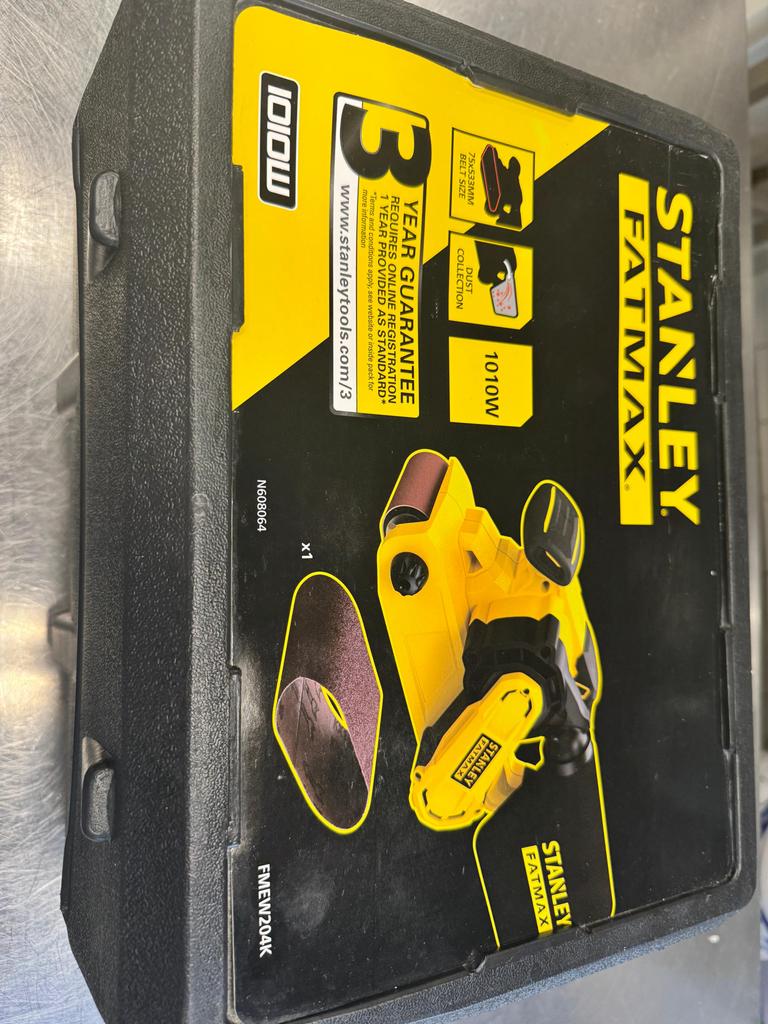 Stanley Fatmax Bandschuurmachine FMEW204K - 1010W, Doe-het-zelf en Verbouw, Gereedschap | Schuurmachines, Gebruikt, Bandschuurmachine
