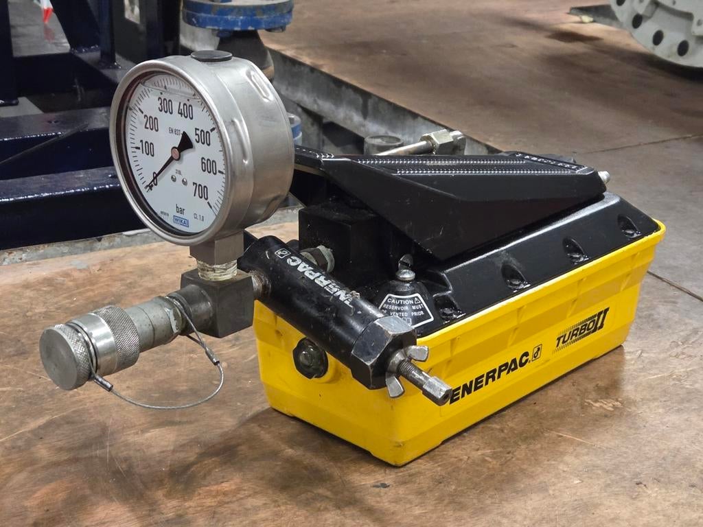 Enerpac Turbo II Luchtgedreven Hydraulische Voetpomp 700bar, Doe-het-zelf en Verbouw, Ophalen of Verzenden, Zo goed als nieuw