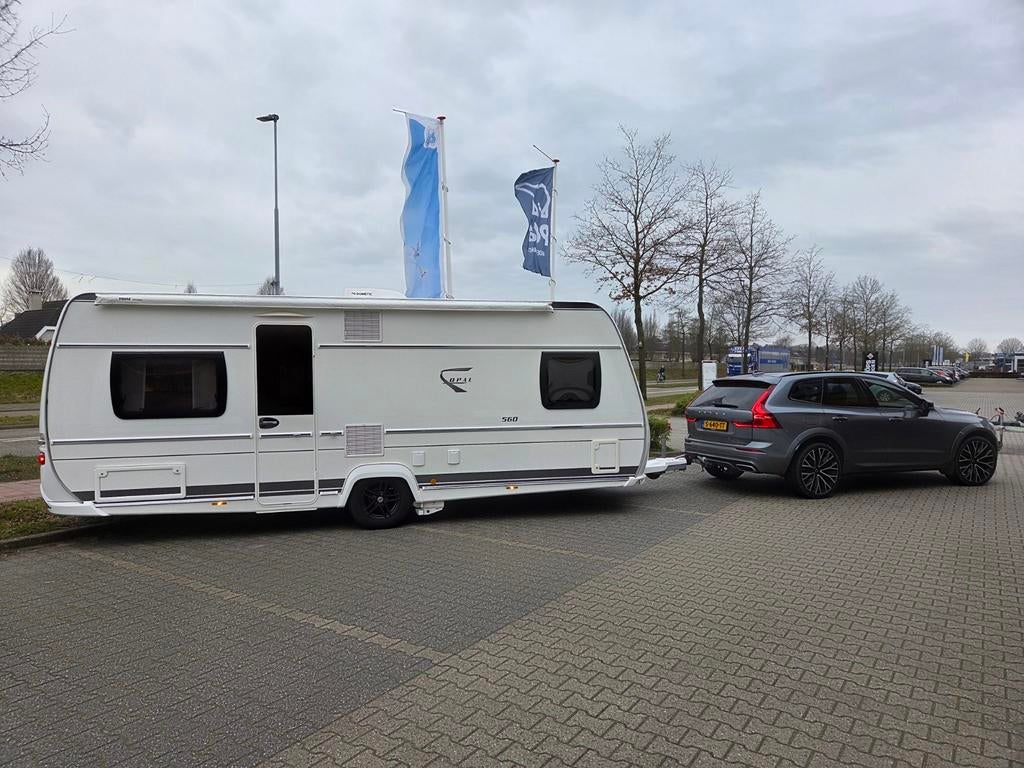 Fendt 560 srf  opal ,bj 2019 ,airco,mover,luifel, Schokbreker, Rondzit, Particulier, Vast bed