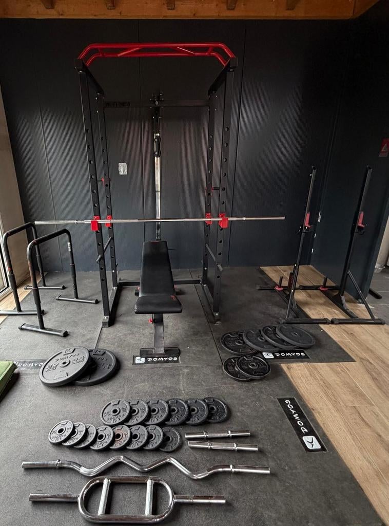 Krachtstation met bankje, gewichten en 2kg tm 40kg dumbells, Ophalen, Benen, Gebruikt, Krachtstation