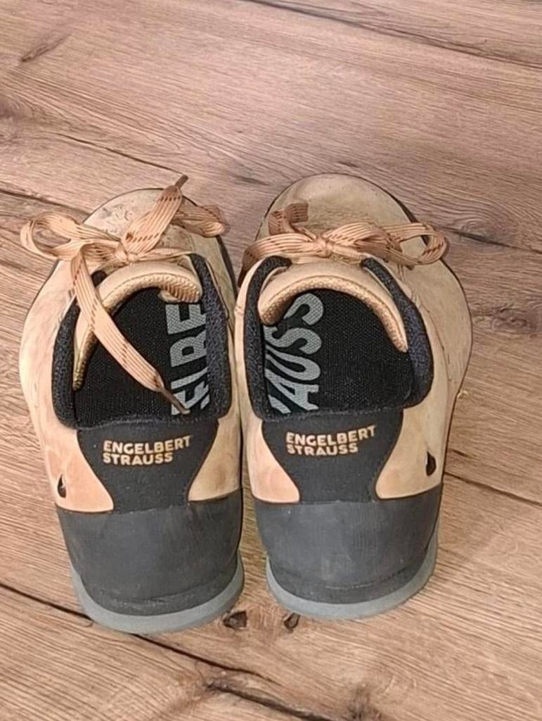 Werkschoenen maat 42 ZGAN, Ophalen, Zo goed als nieuw, Zwart, Werkschoenen