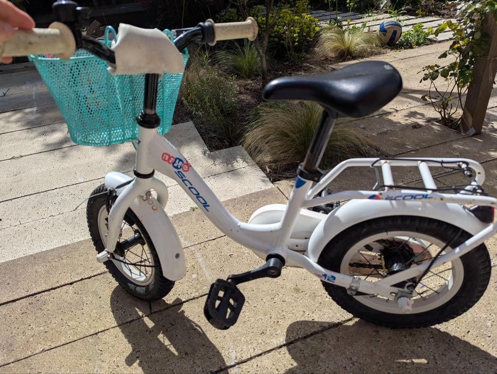SCool Nixe 12 inch kinderfietsje wit met mandje, Ophalen, Gebruikt, Minder dan 16 inch, SCool