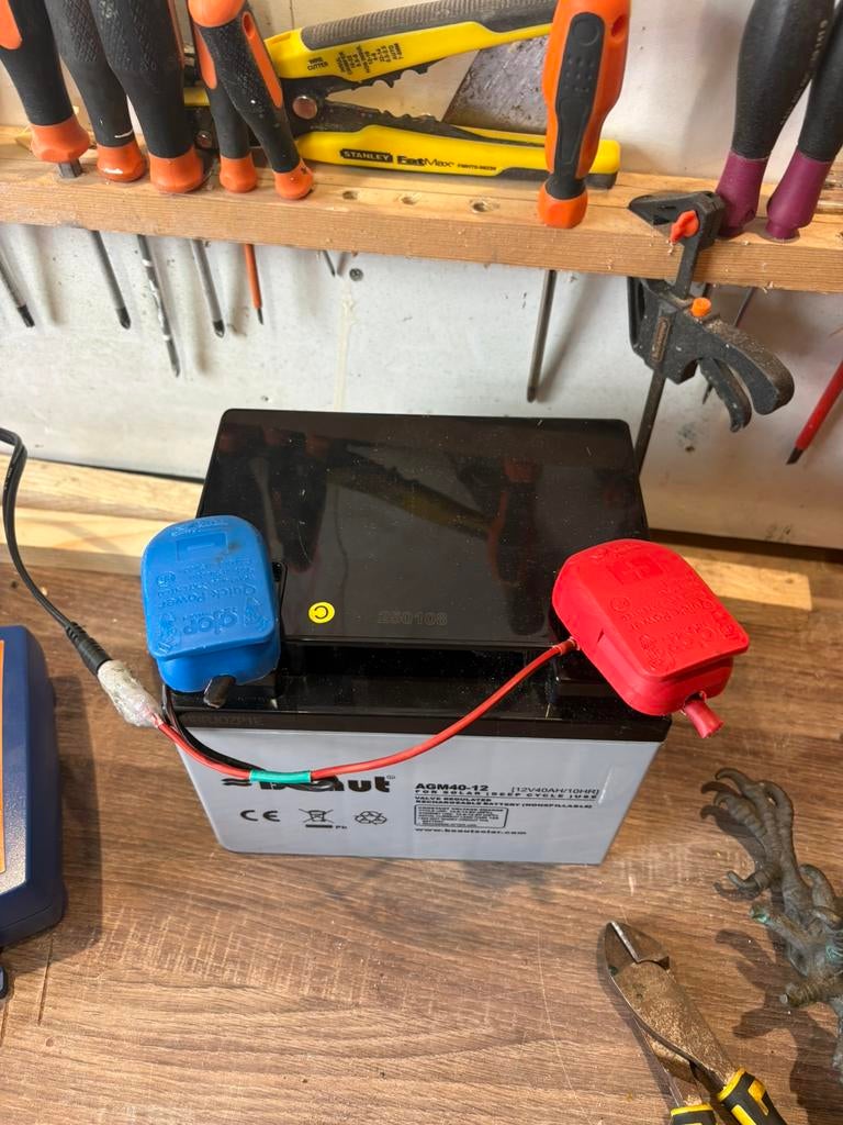 Accu voor een  Caravan Mover + Druppel lader, Ophalen, Gebruikt