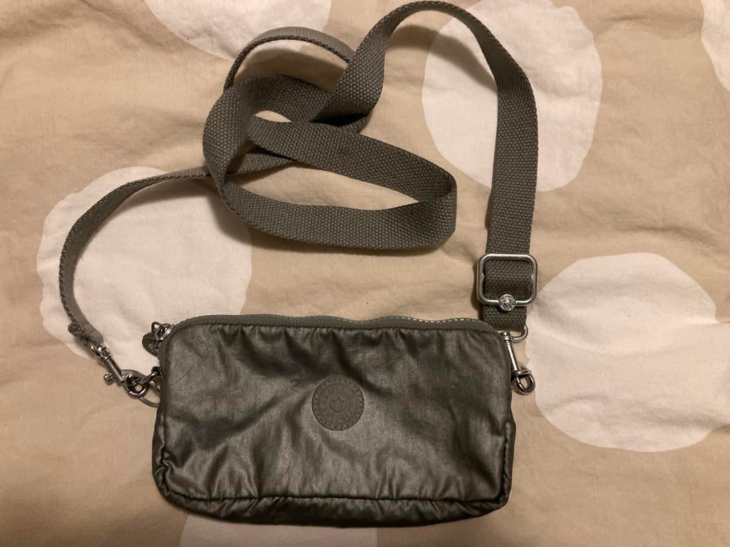 Klein zilverkleurig Kipling tasje, Ophalen of Verzenden, Gebruikt, Zilver, Kipling